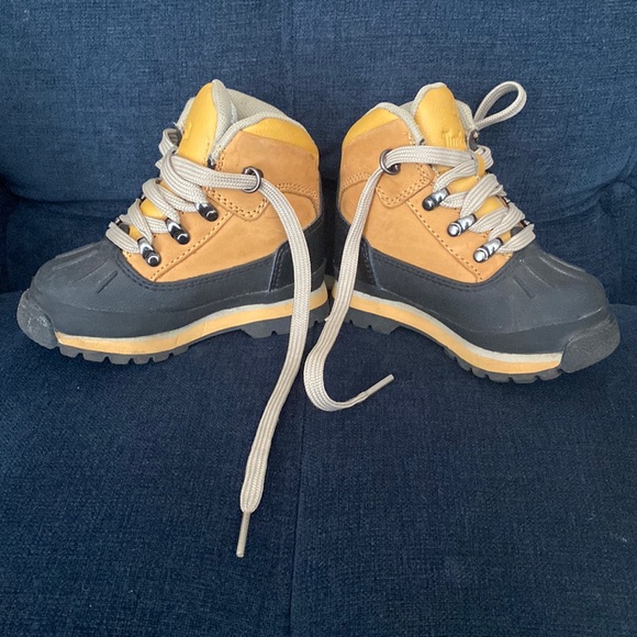 Other - Boys shoes size 7c